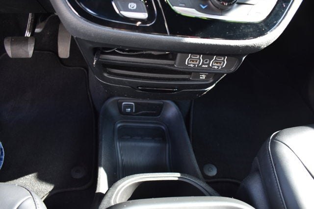 2024 Chrysler Pacifica Hybrid S Appearance Pkg