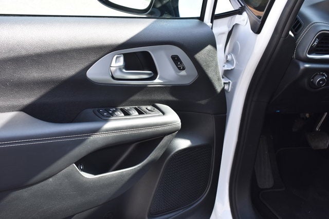 2024 Chrysler Pacifica Hybrid S Appearance Pkg