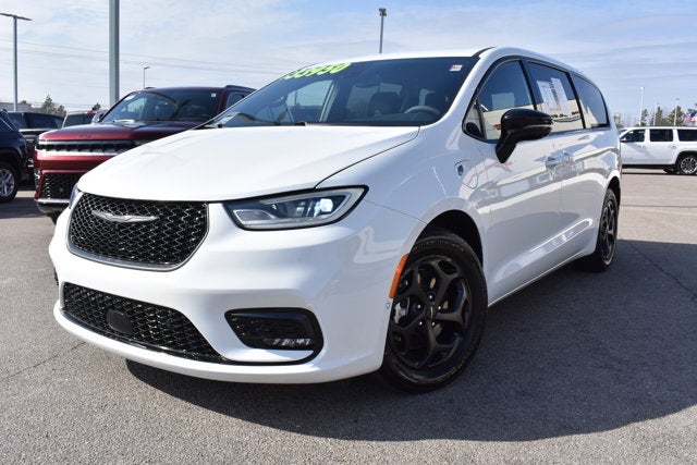 2024 Chrysler Pacifica Hybrid S Appearance Pkg