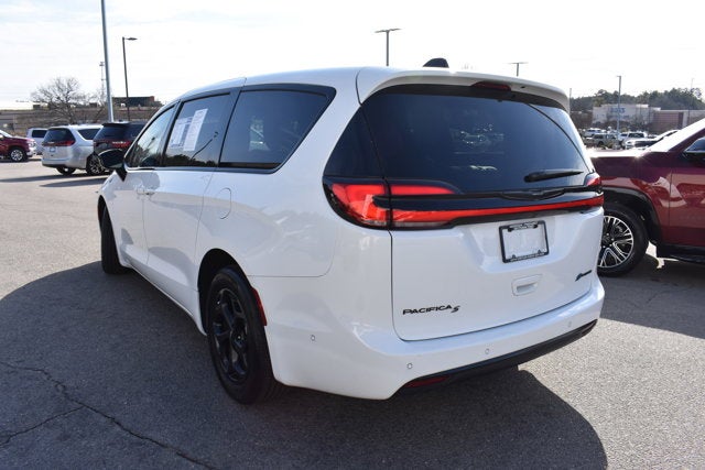 2024 Chrysler Pacifica Hybrid S Appearance Pkg