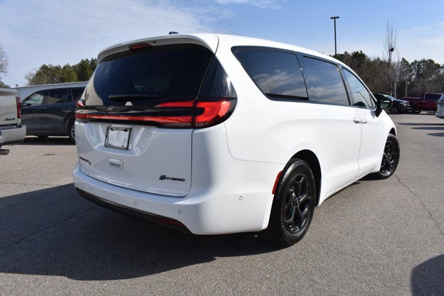 2024 Chrysler Pacifica Hybrid S Appearance Pkg