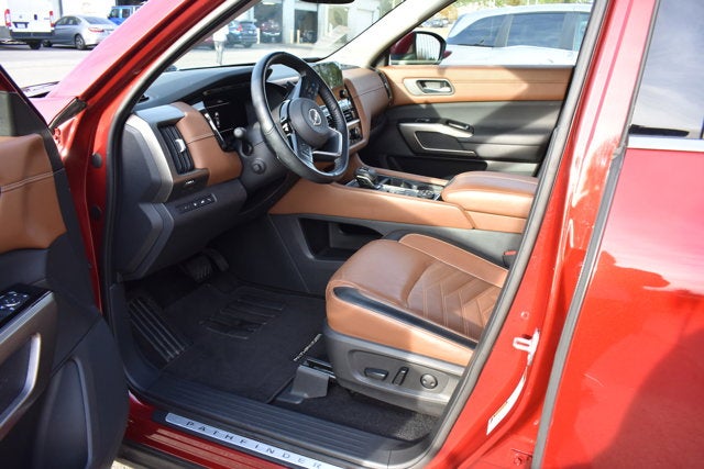 2022 Nissan Pathfinder Platinum