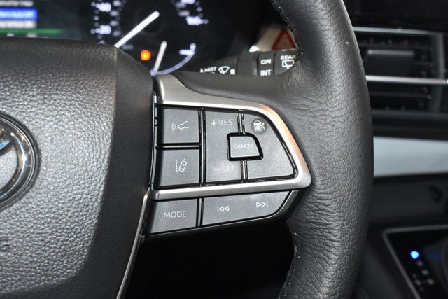 2025 Toyota Sienna XLE