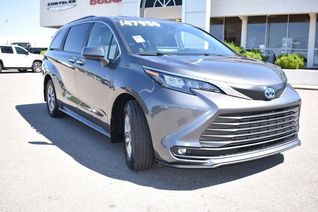 2025 Toyota Sienna XLE