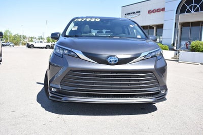 2025 Toyota Sienna XLE