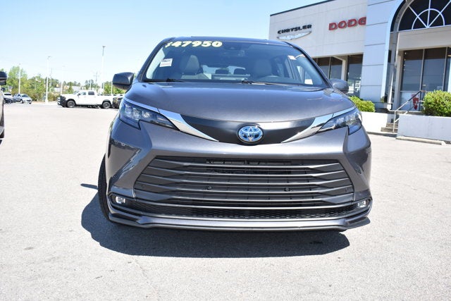 2025 Toyota Sienna XLE