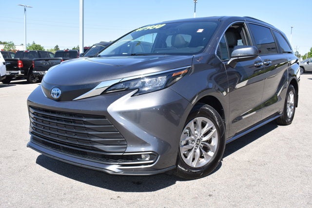 2025 Toyota Sienna XLE