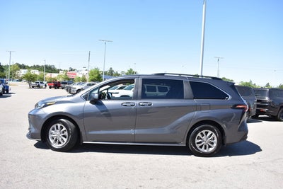 2025 Toyota Sienna XLE