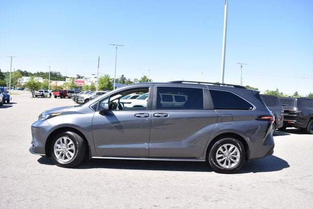 2025 Toyota Sienna XLE