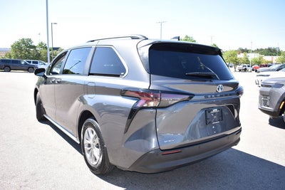 2025 Toyota Sienna XLE