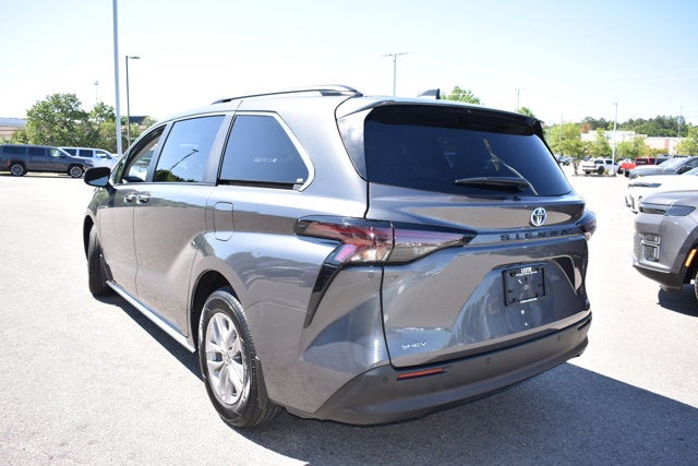 2025 Toyota Sienna XLE