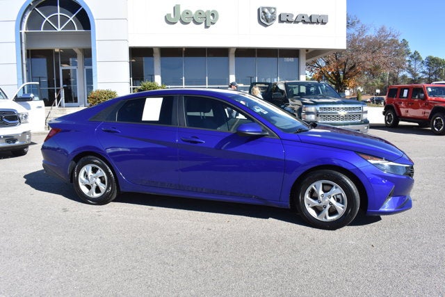 2023 Hyundai Elantra SE