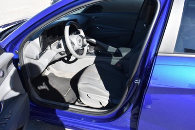 2023 Hyundai Elantra SE