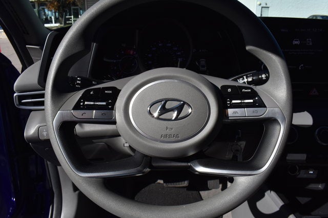 2023 Hyundai Elantra SE