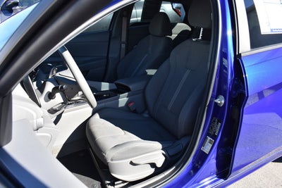 2023 Hyundai Elantra SE