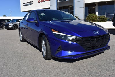 2023 Hyundai Elantra SE