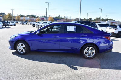 2023 Hyundai Elantra SE