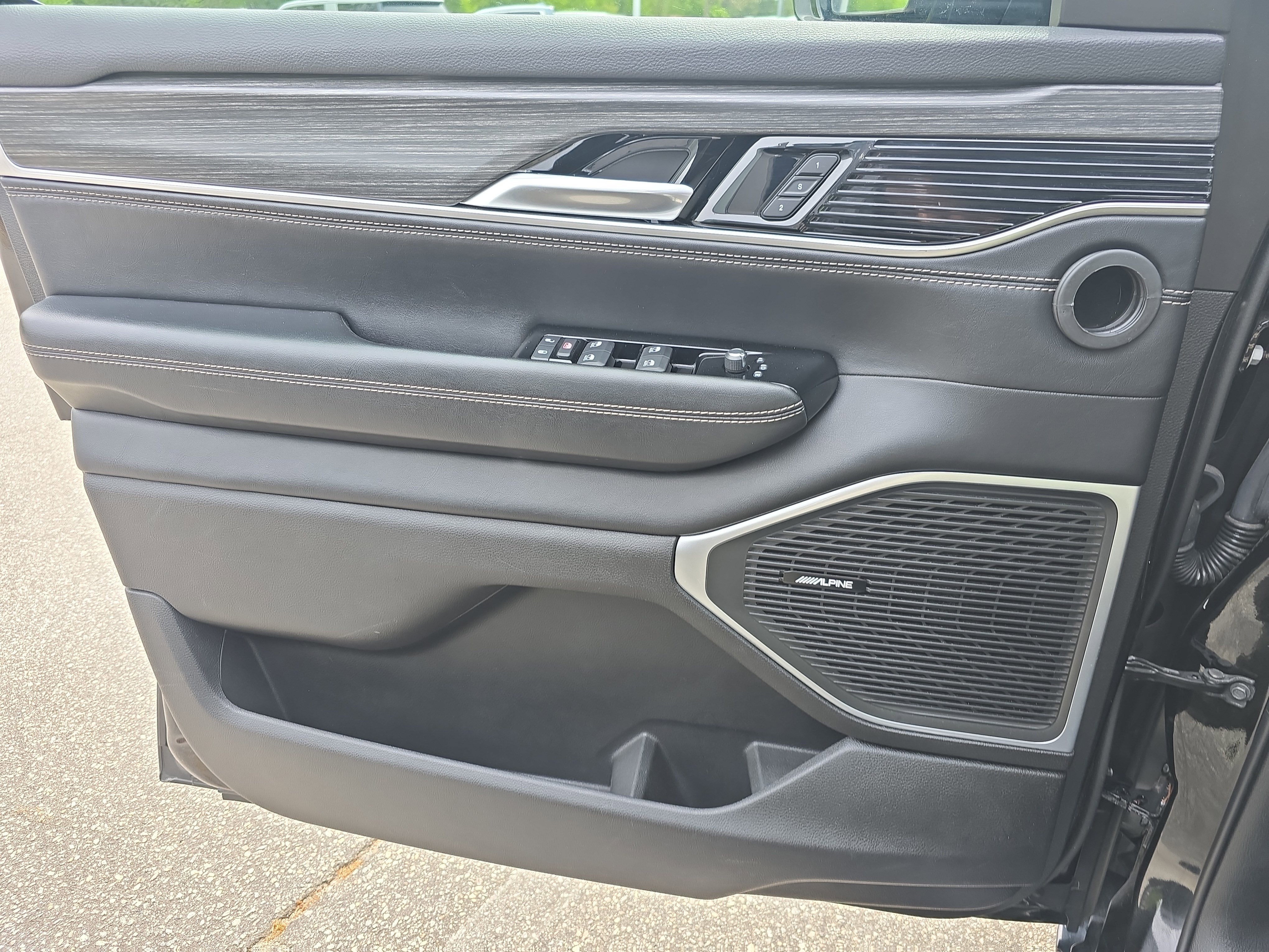 2024 Jeep Wagoneer L Series II