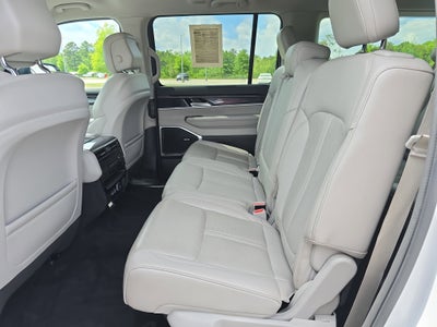 2024 Jeep Wagoneer L Base