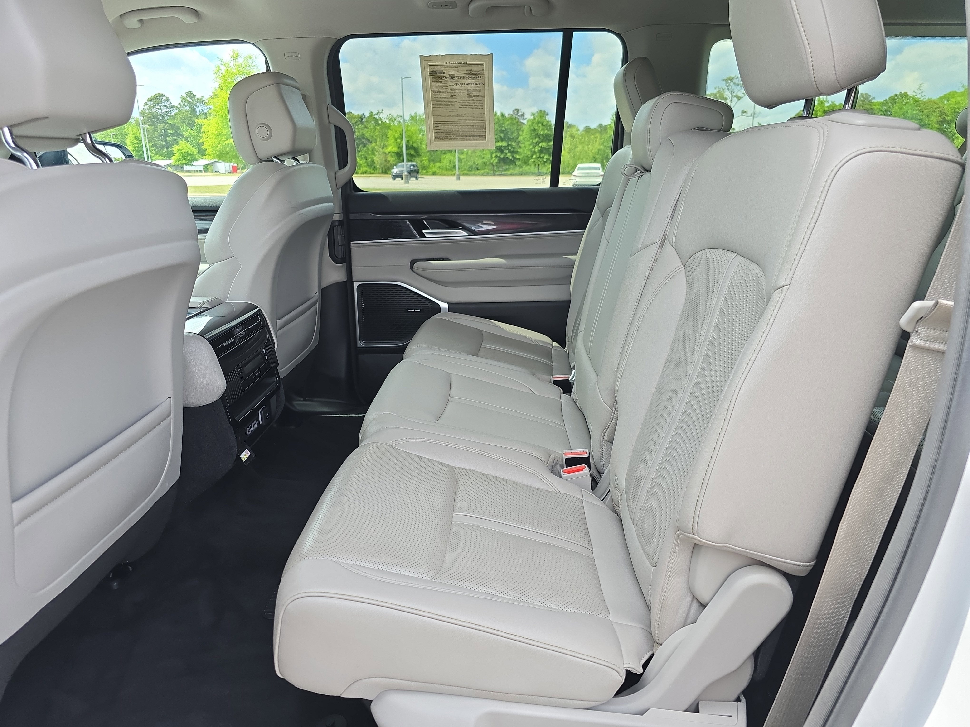 2024 Jeep Wagoneer L Base