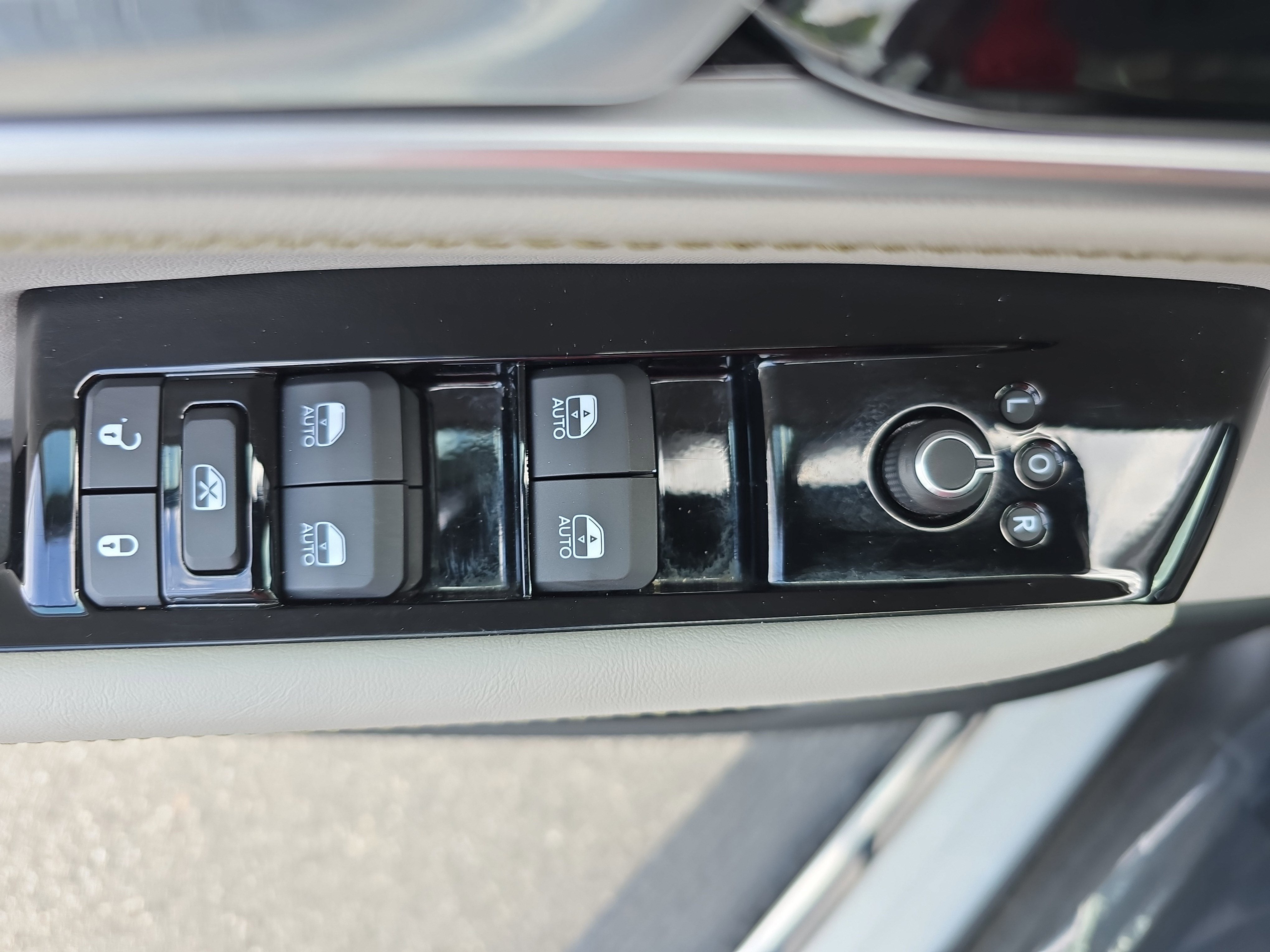 2024 Jeep Wagoneer L Base