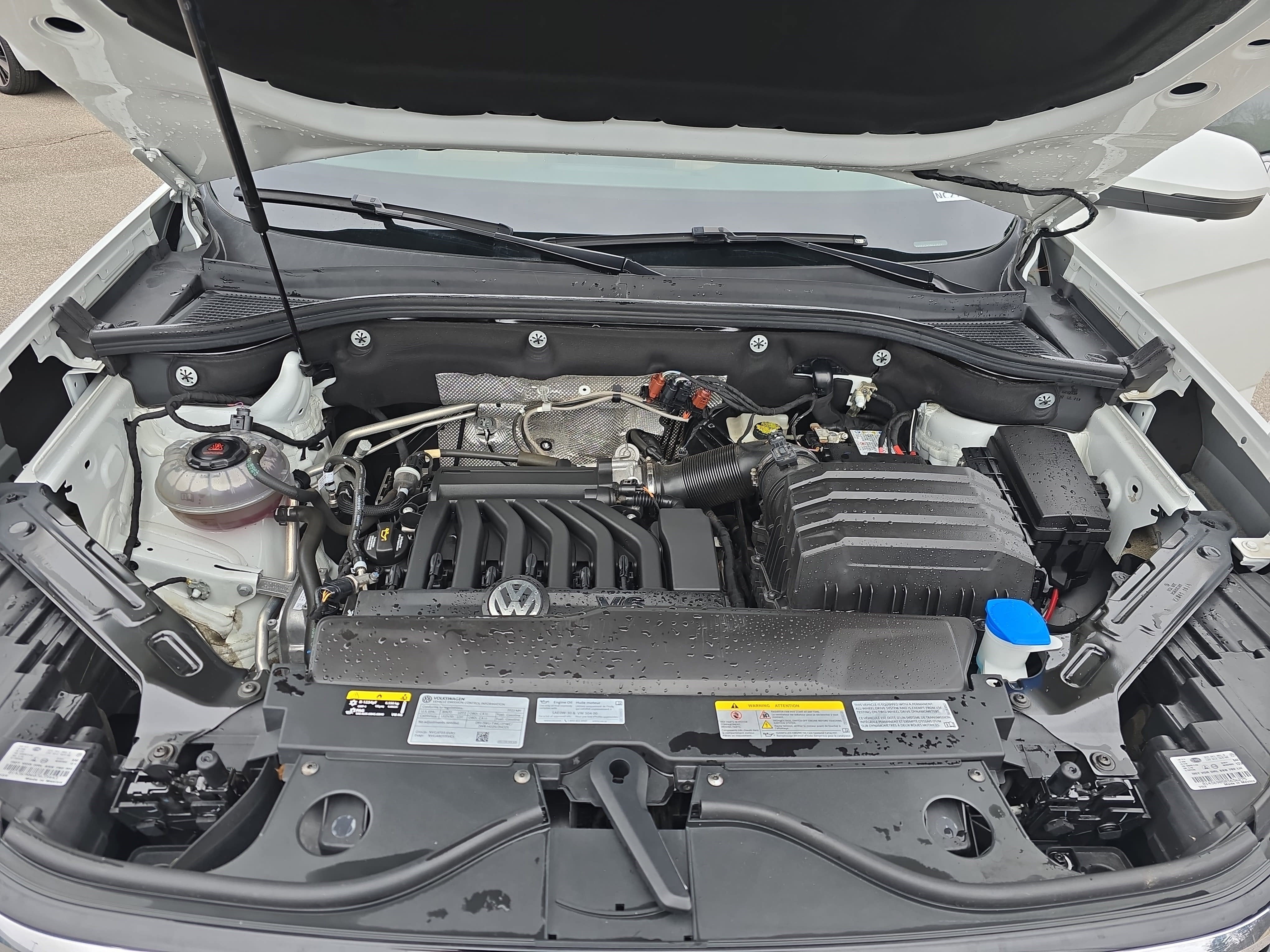 2022 Volkswagen Atlas Cross Sport 3.6L V6 SEL Premium R-Line