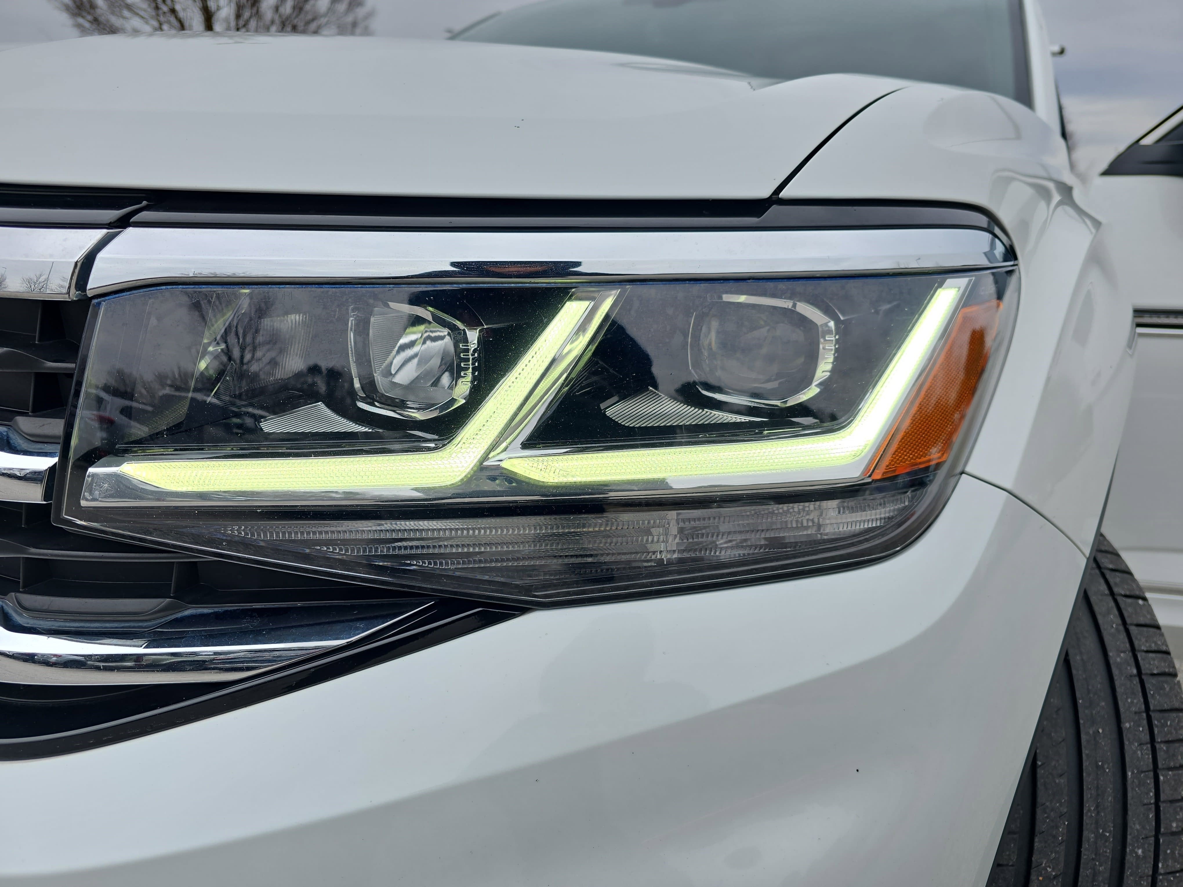 2022 Volkswagen Atlas Cross Sport 3.6L V6 SEL Premium R-Line