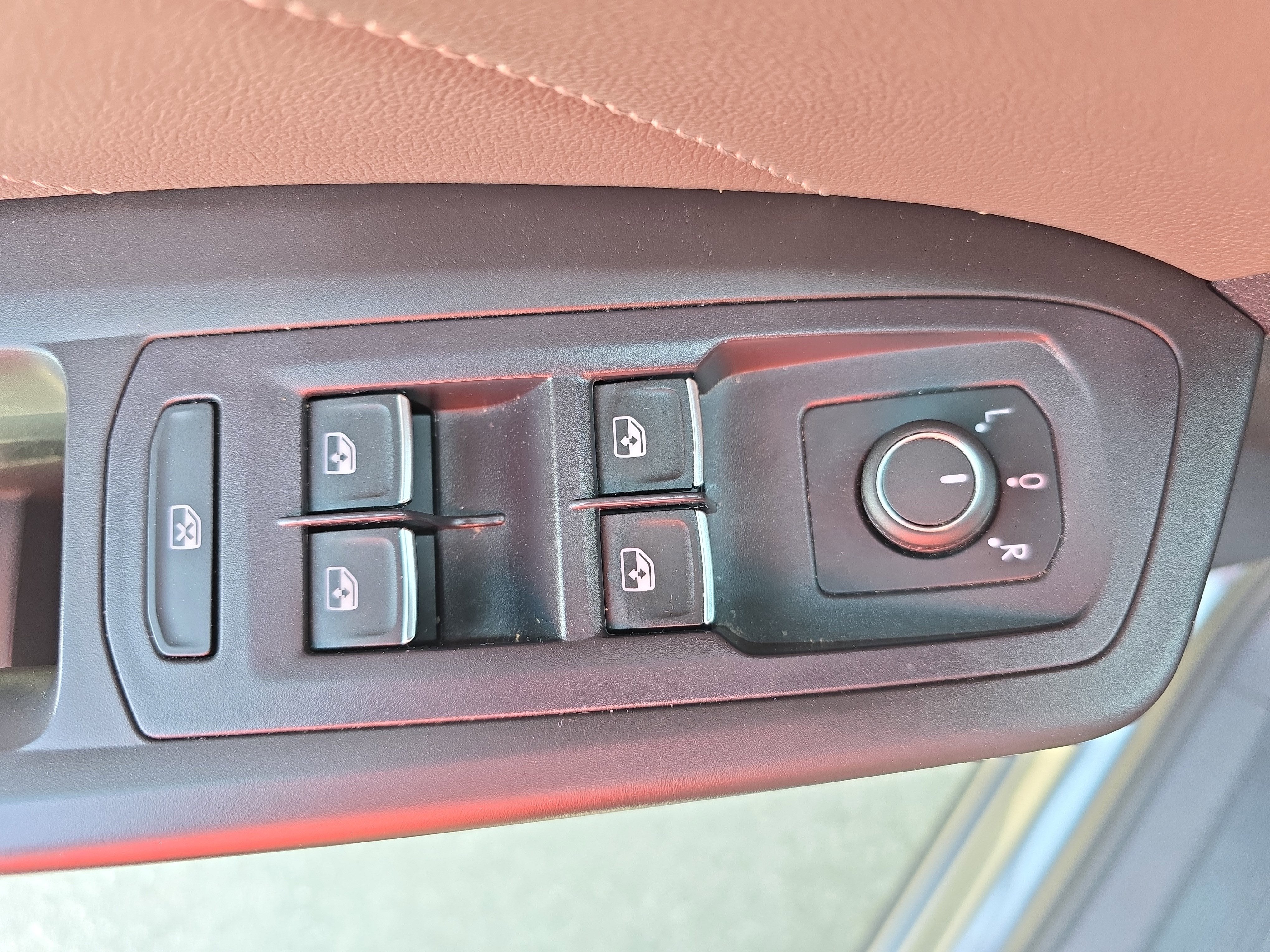 2022 Volkswagen Atlas Cross Sport 2.0T SE