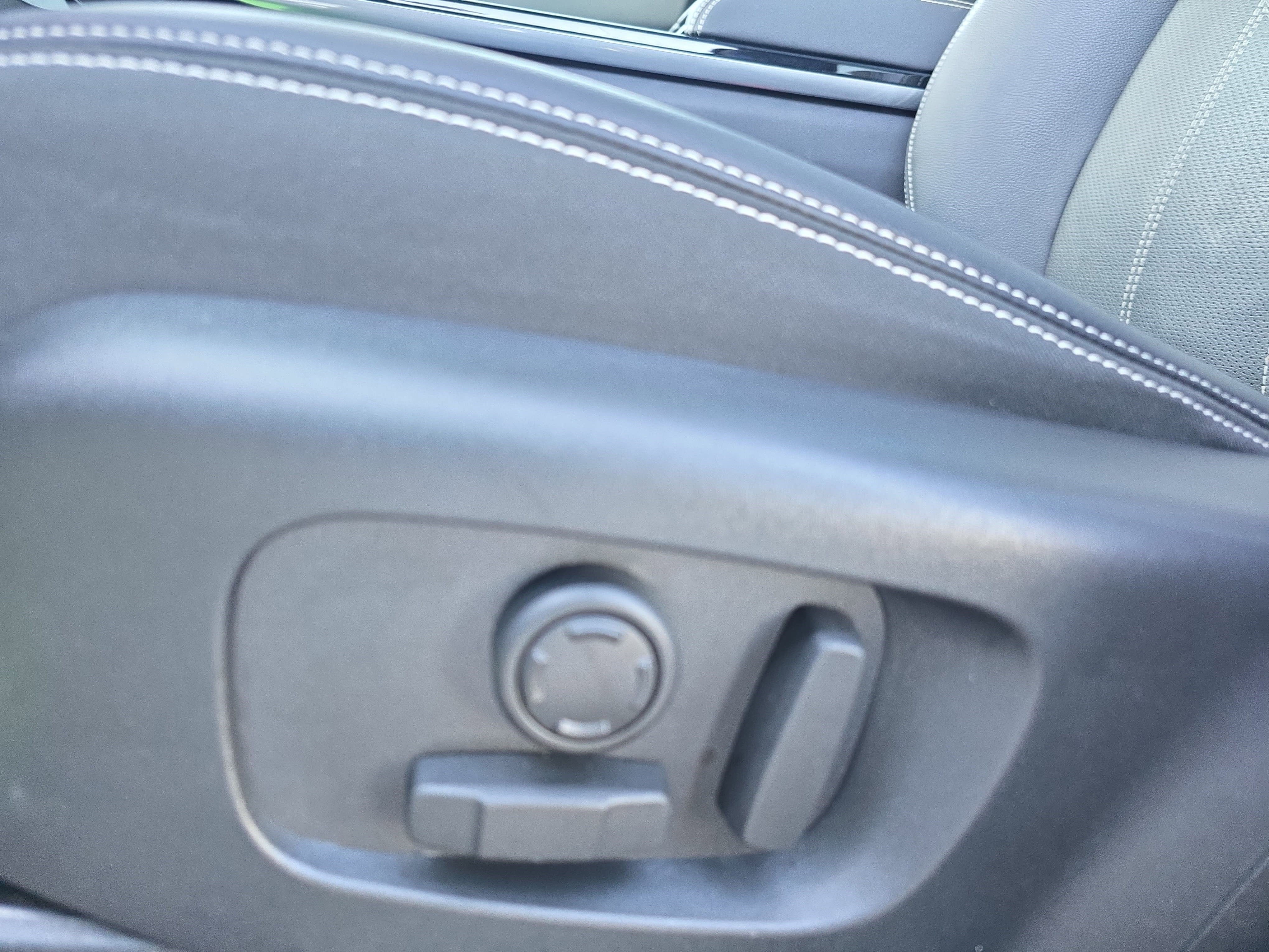 2022 Land Rover Range Rover Velar R-Dynamic S