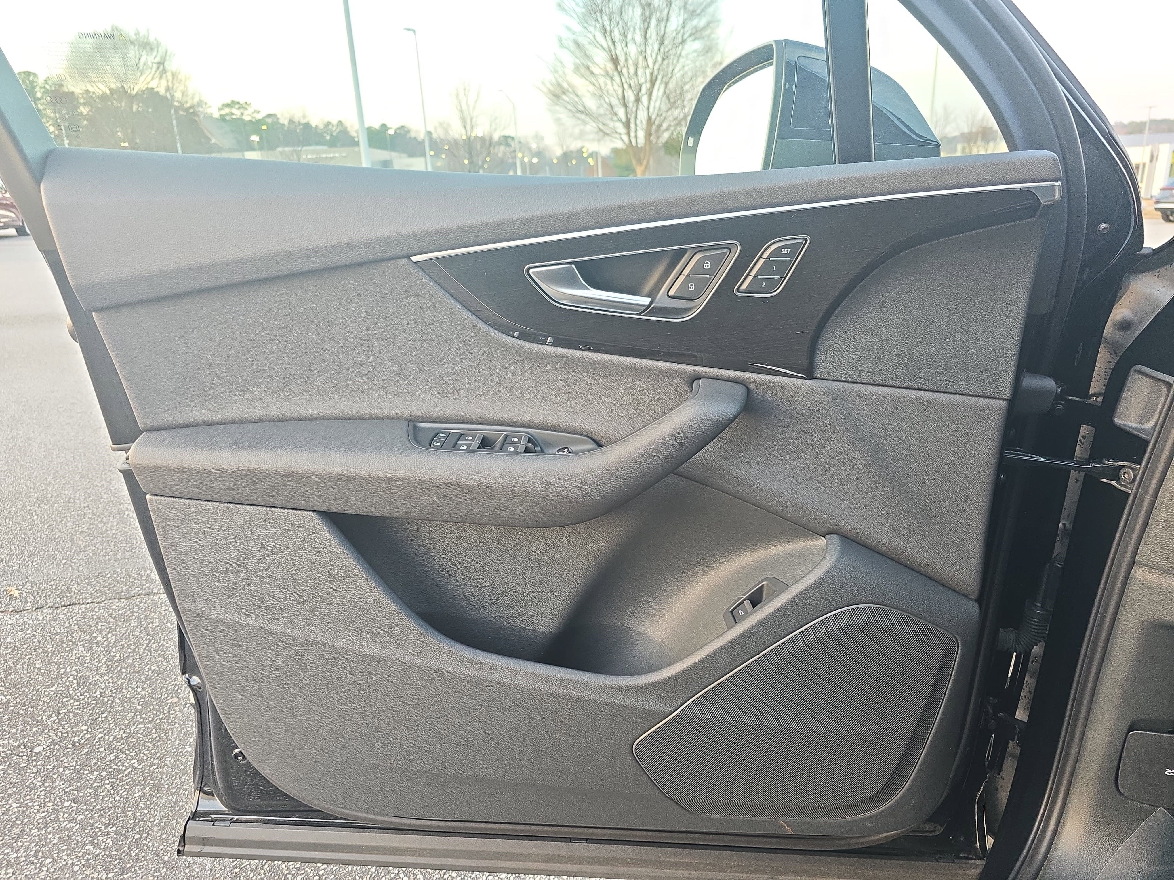 2025 Audi Q7 Premium