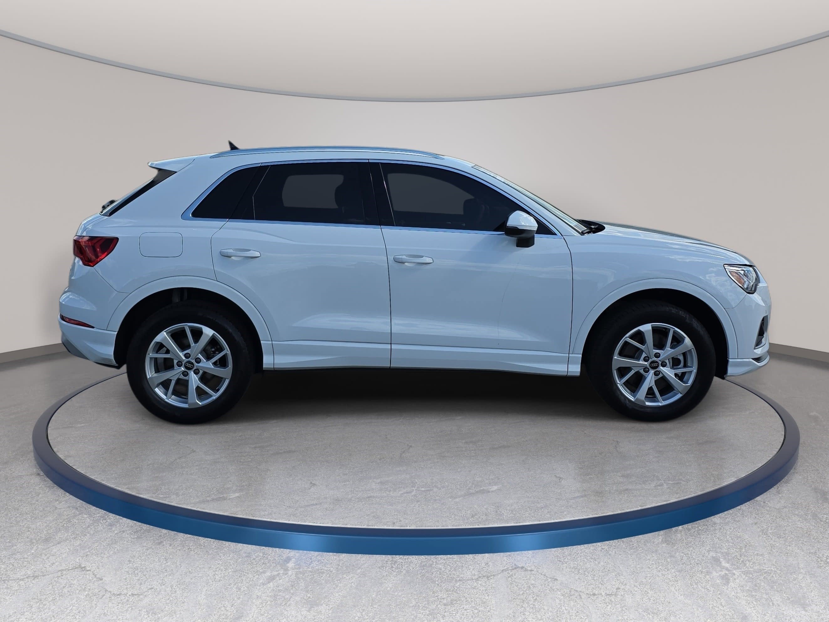 2023 Audi Q3 Premium