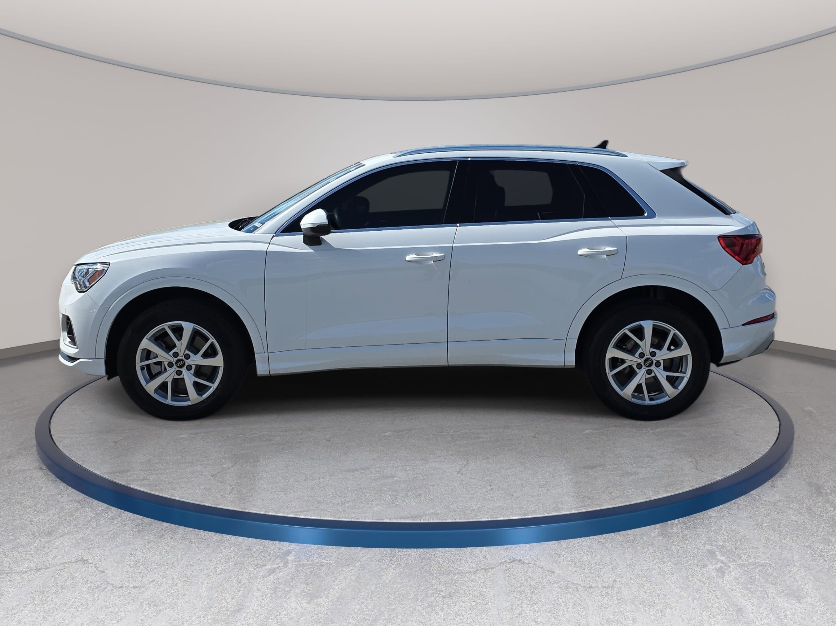 2023 Audi Q3 Premium