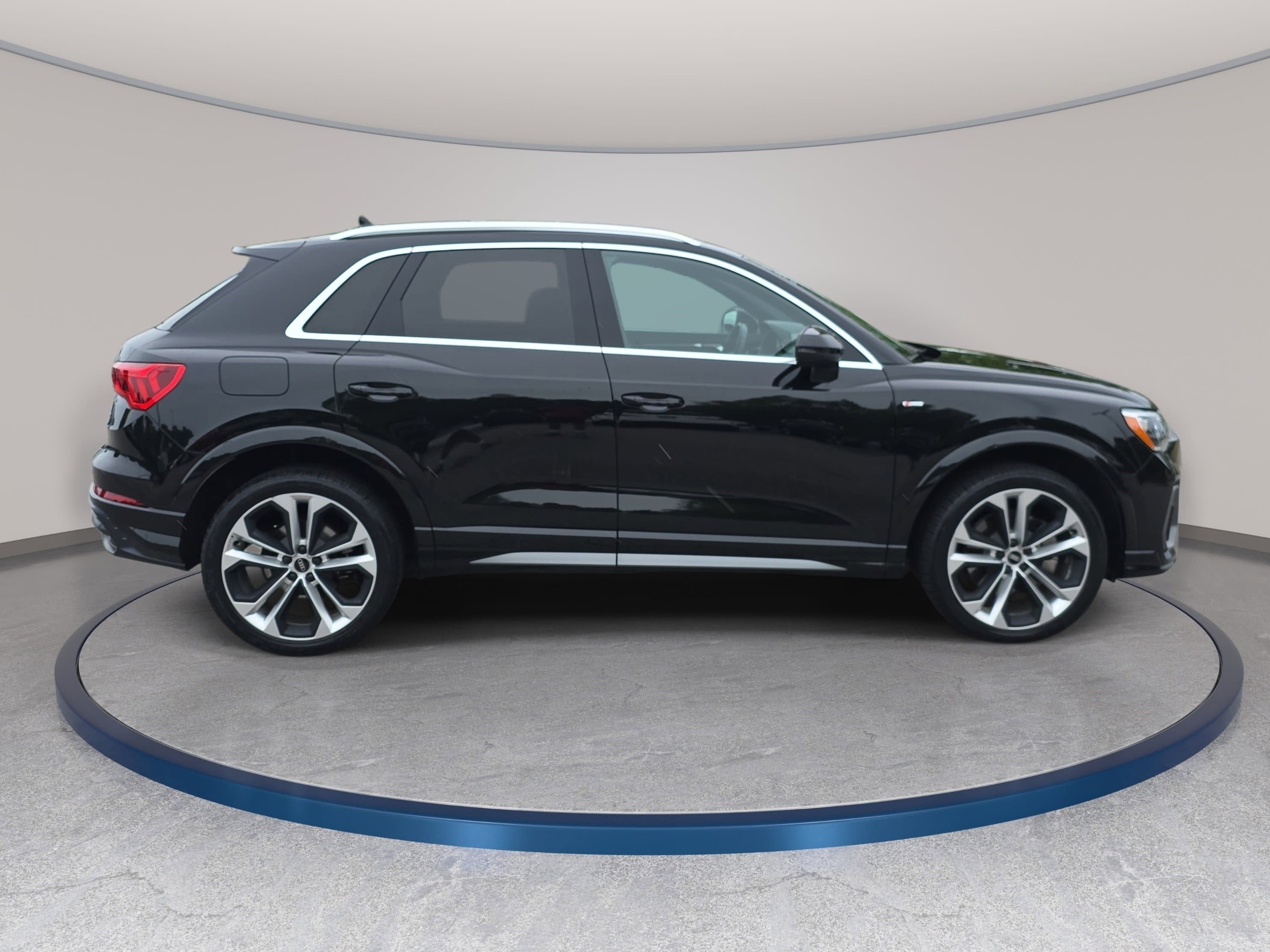 2021 Audi Q3 S line Premium