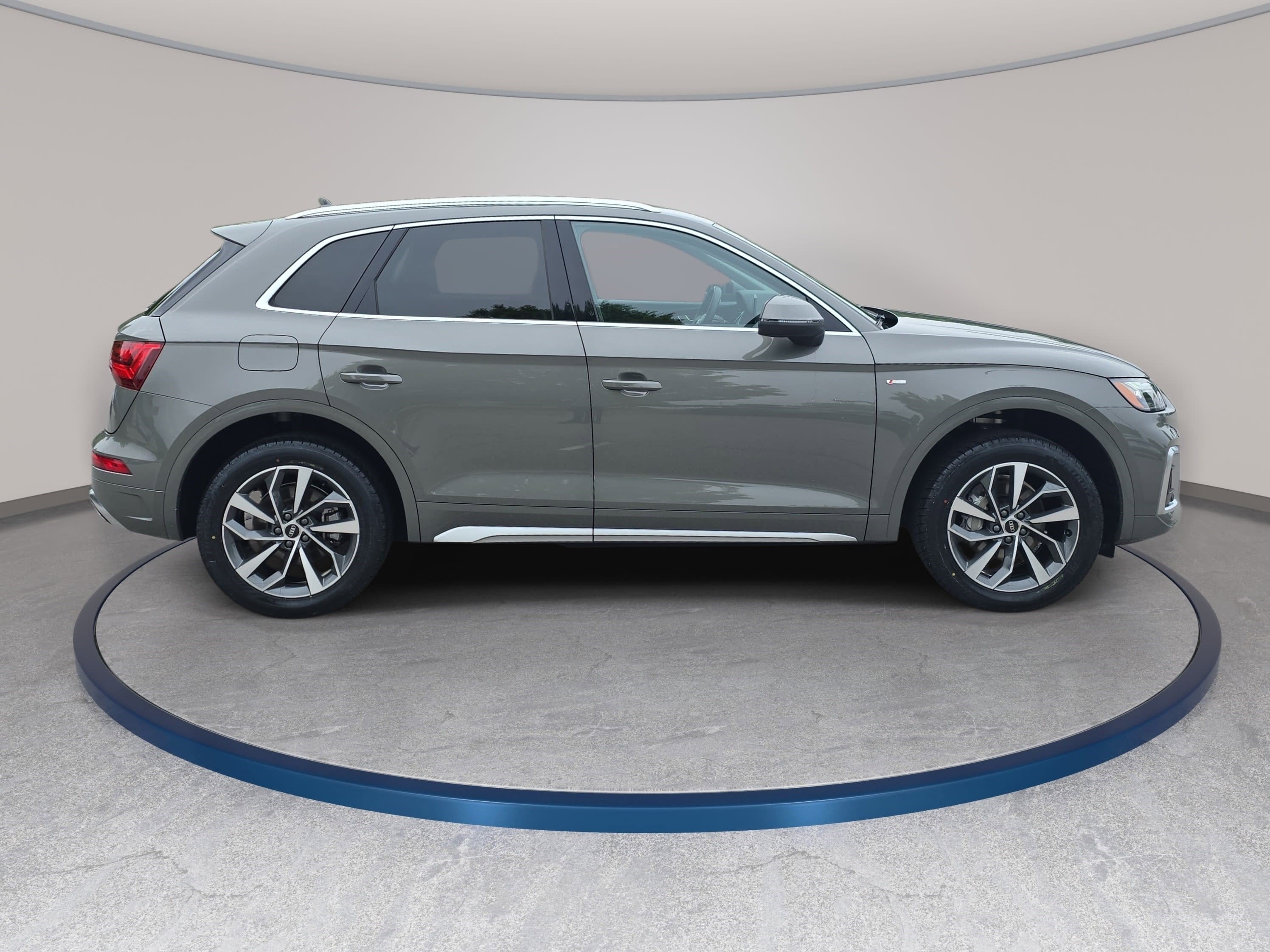 2023 Audi Q5 S line Premium Plus