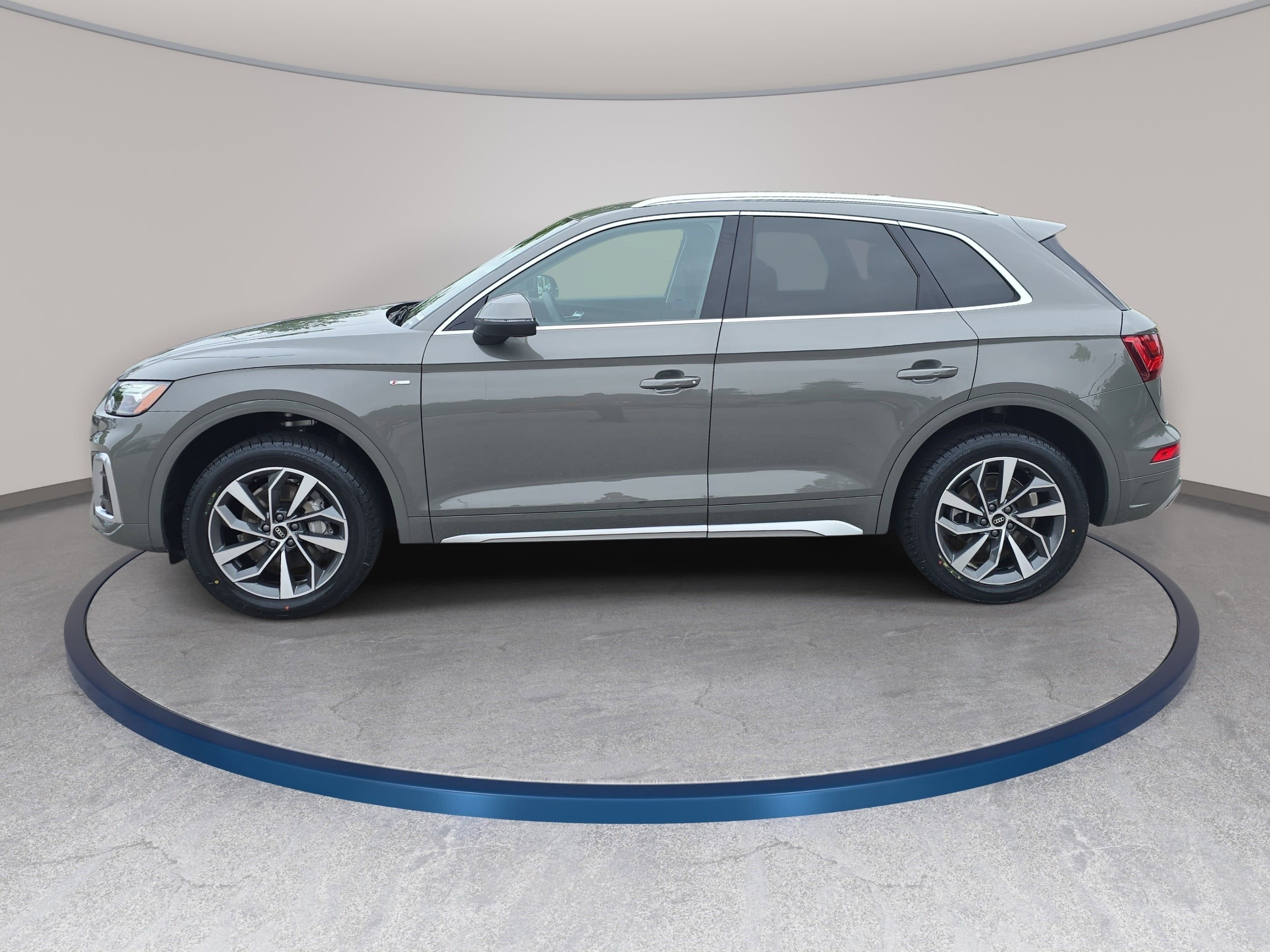 2023 Audi Q5 S line Premium Plus