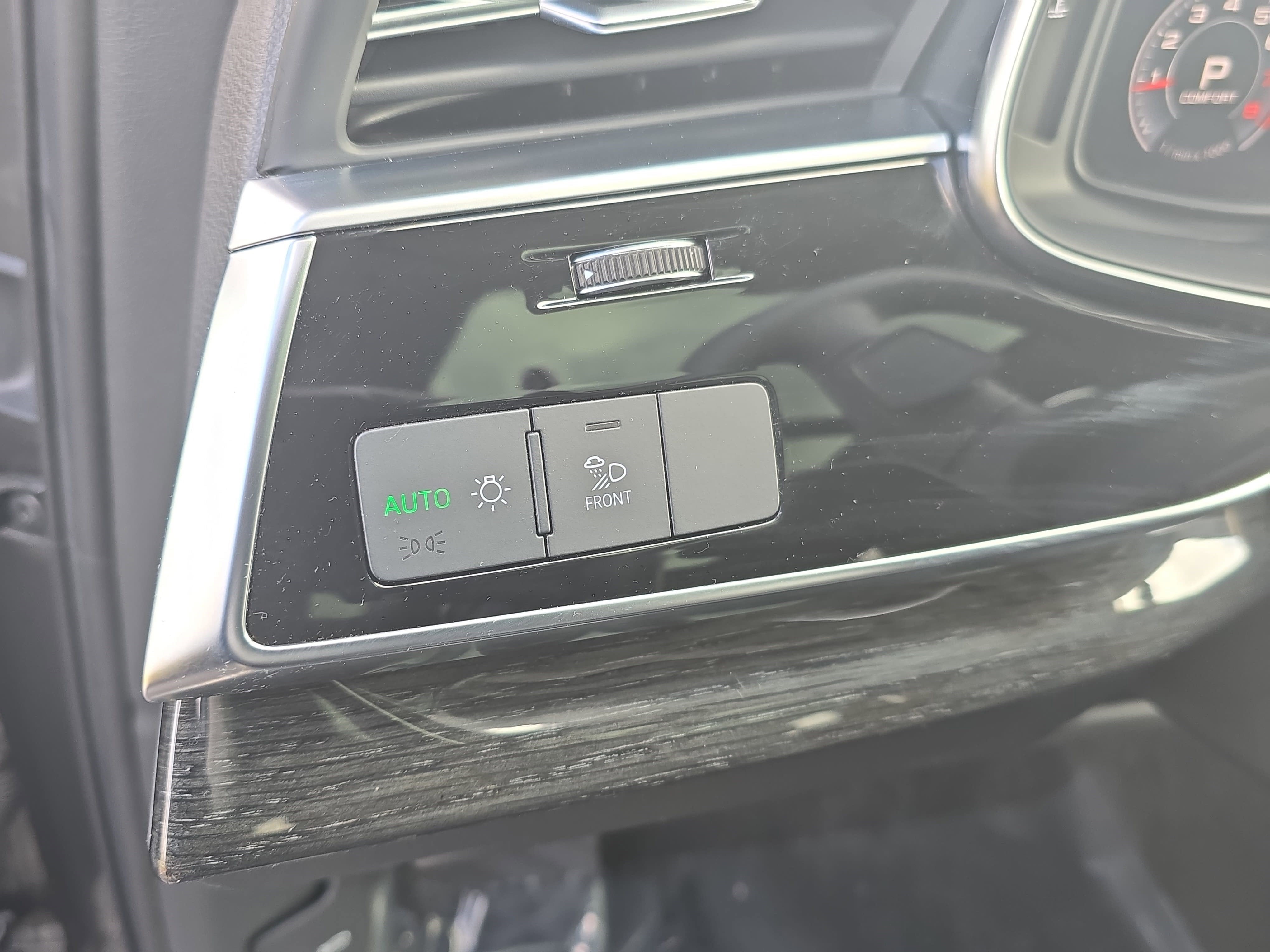 2020 Audi Q7 Premium Plus