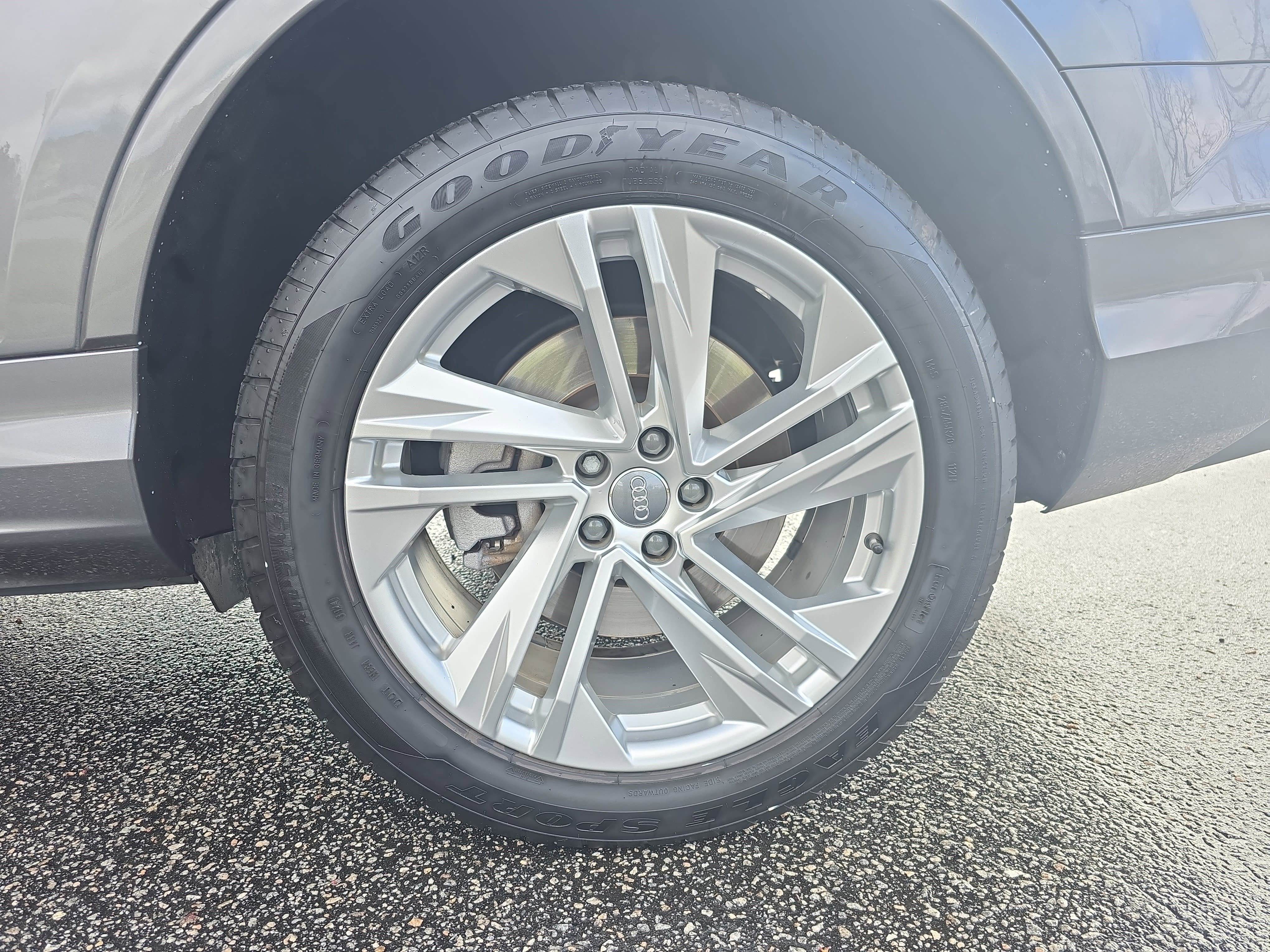 2020 Audi Q7 Premium Plus