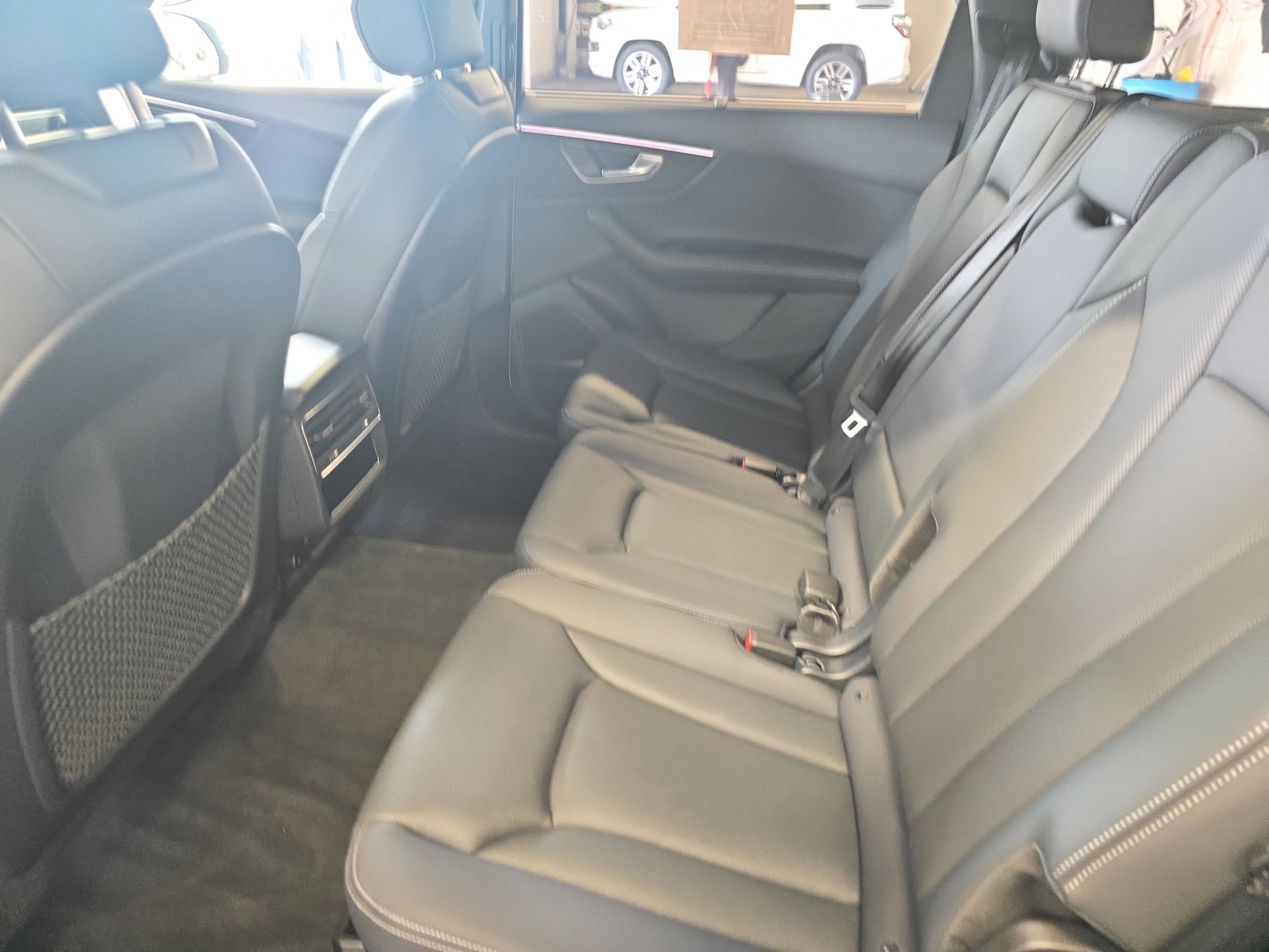 2025 Audi Q7 Premium Plus