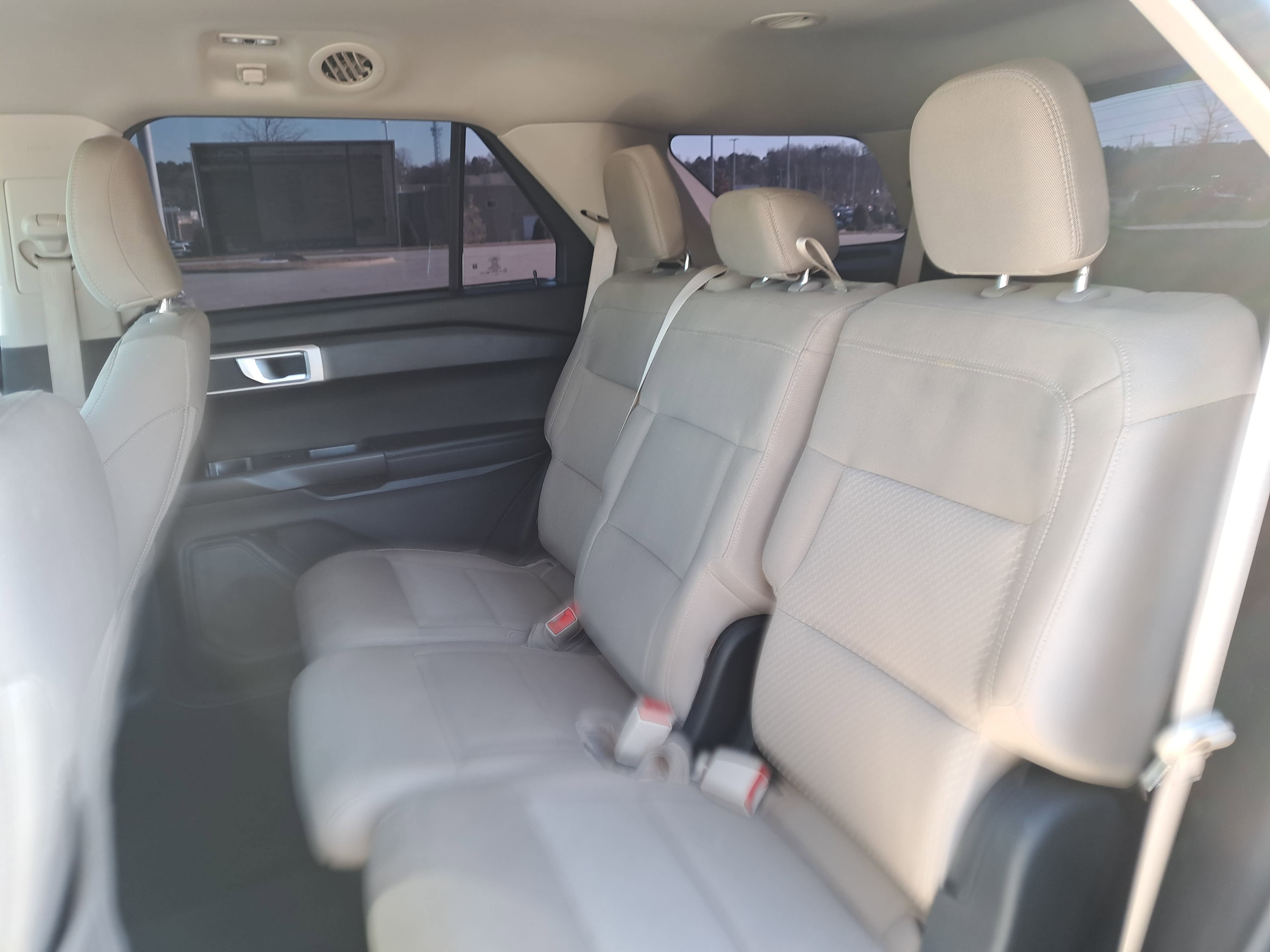 2021 Ford Explorer Base