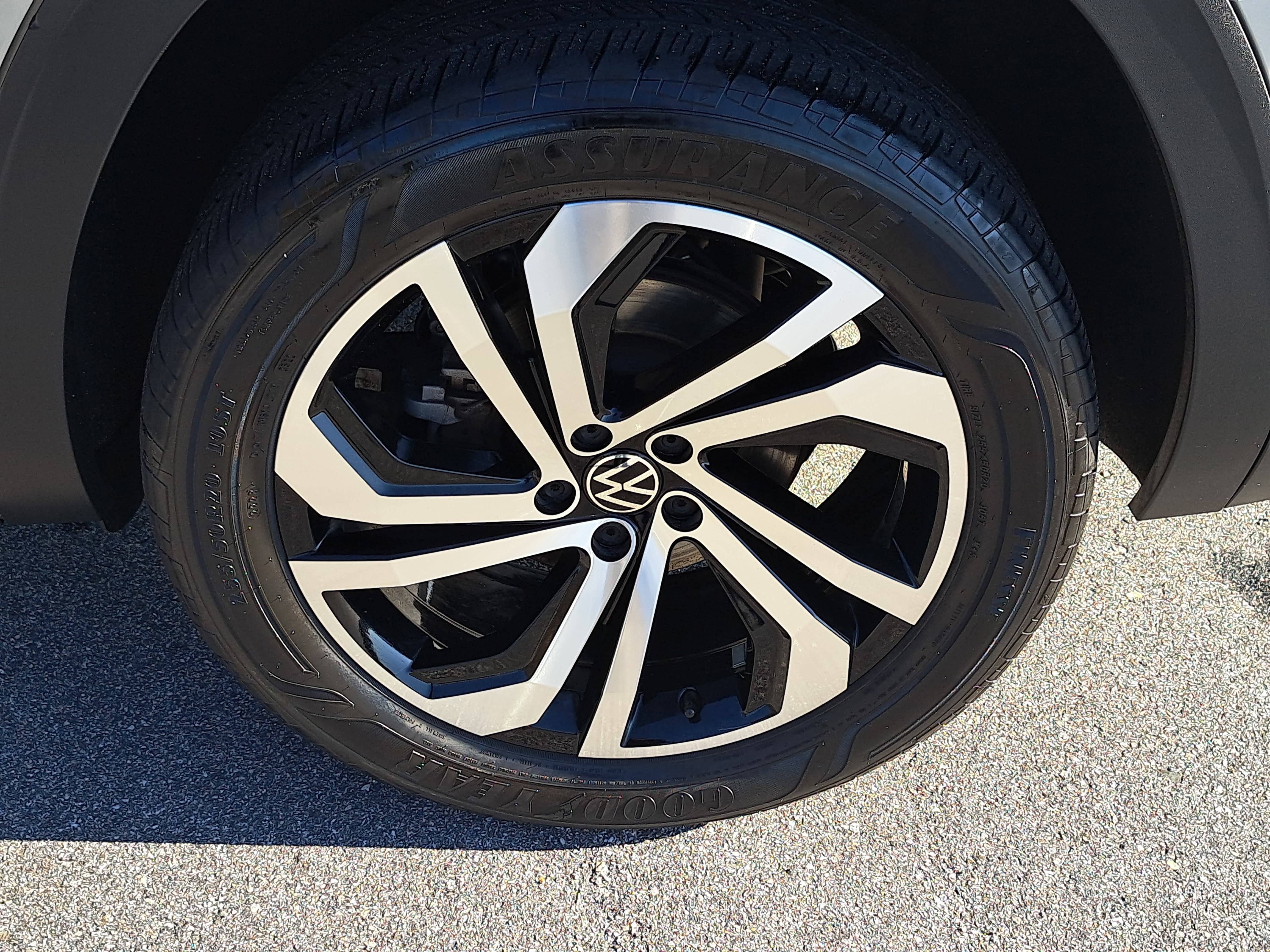 2023 Volkswagen Atlas 2.0T SEL