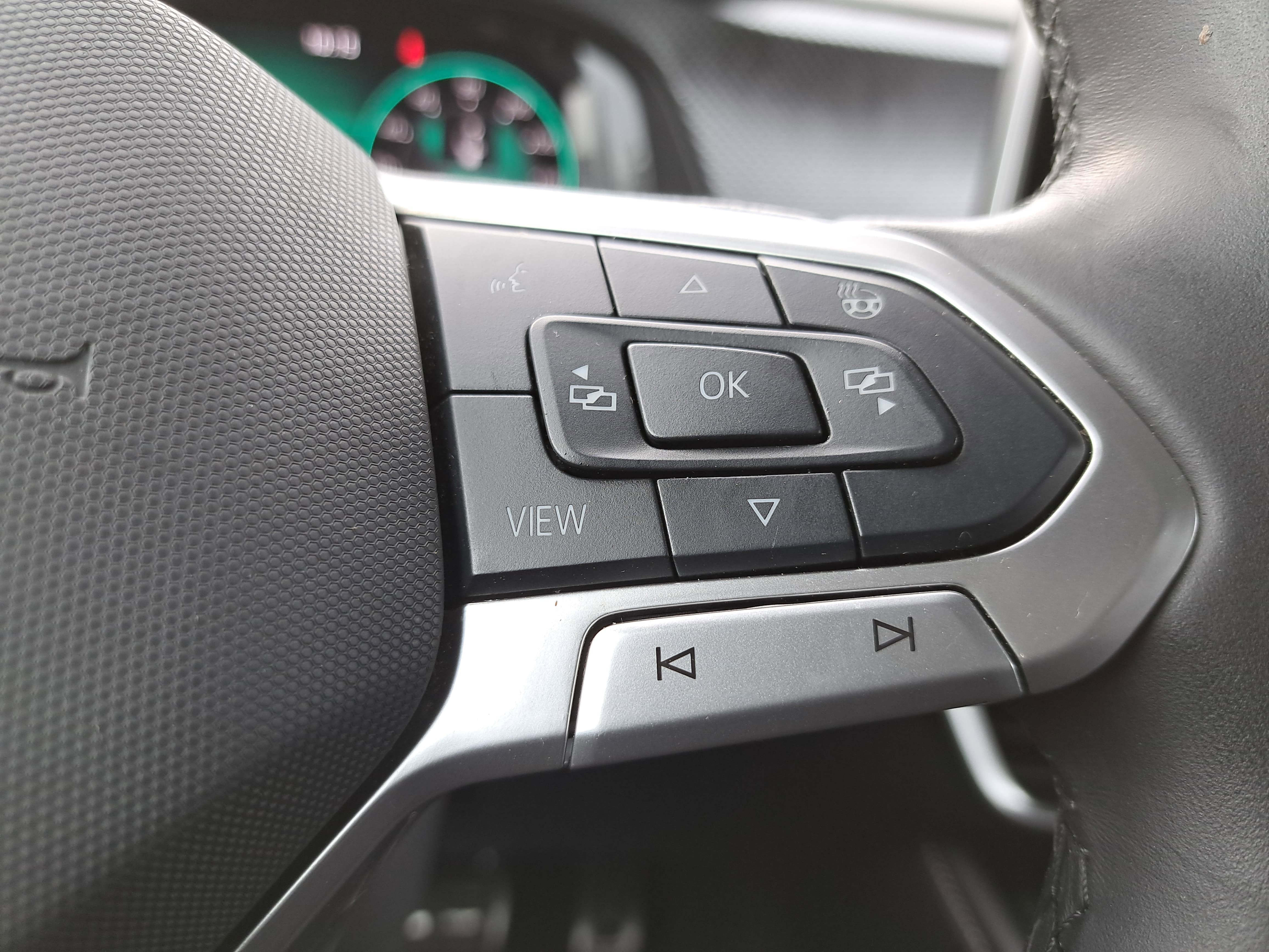 2024 Volkswagen Atlas Cross Sport 2.0T SEL Premium R-Line