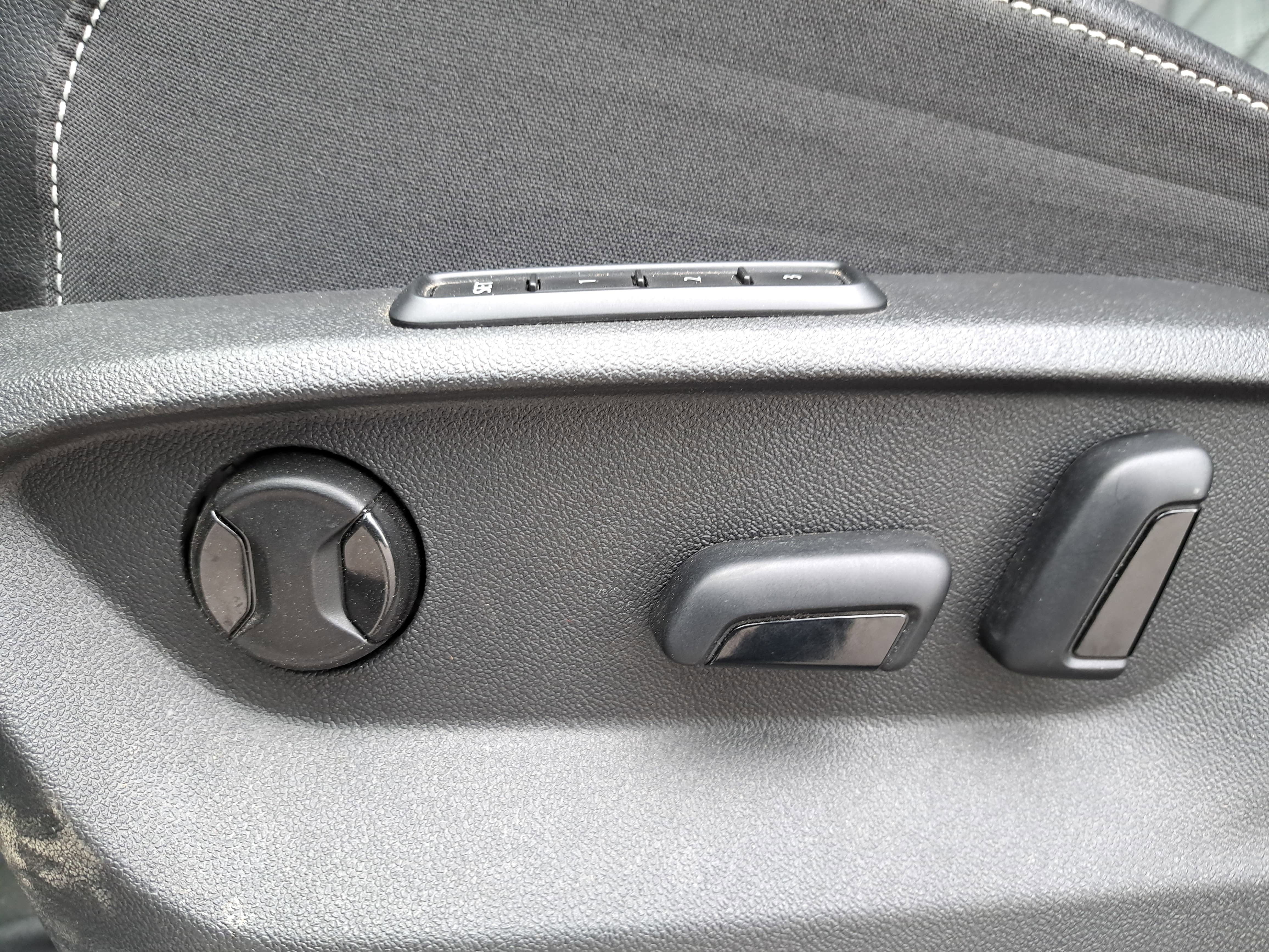 2024 Volkswagen Atlas Cross Sport 2.0T SEL Premium R-Line