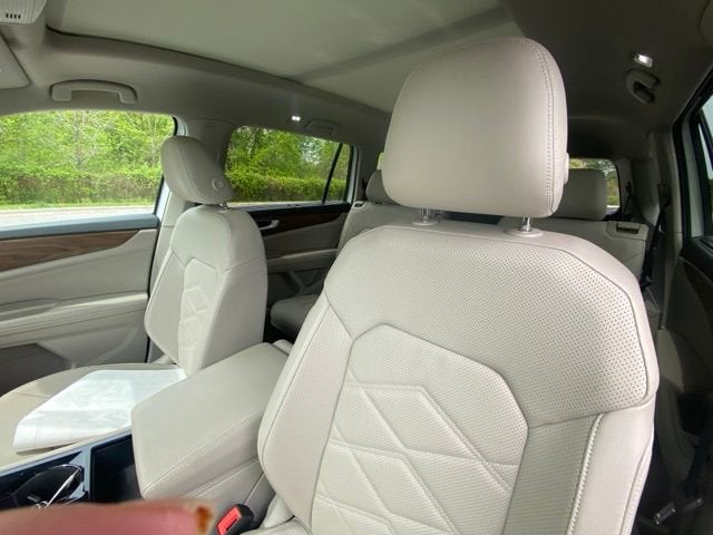 2025 Volkswagen Atlas 2.0T SE w/Technology