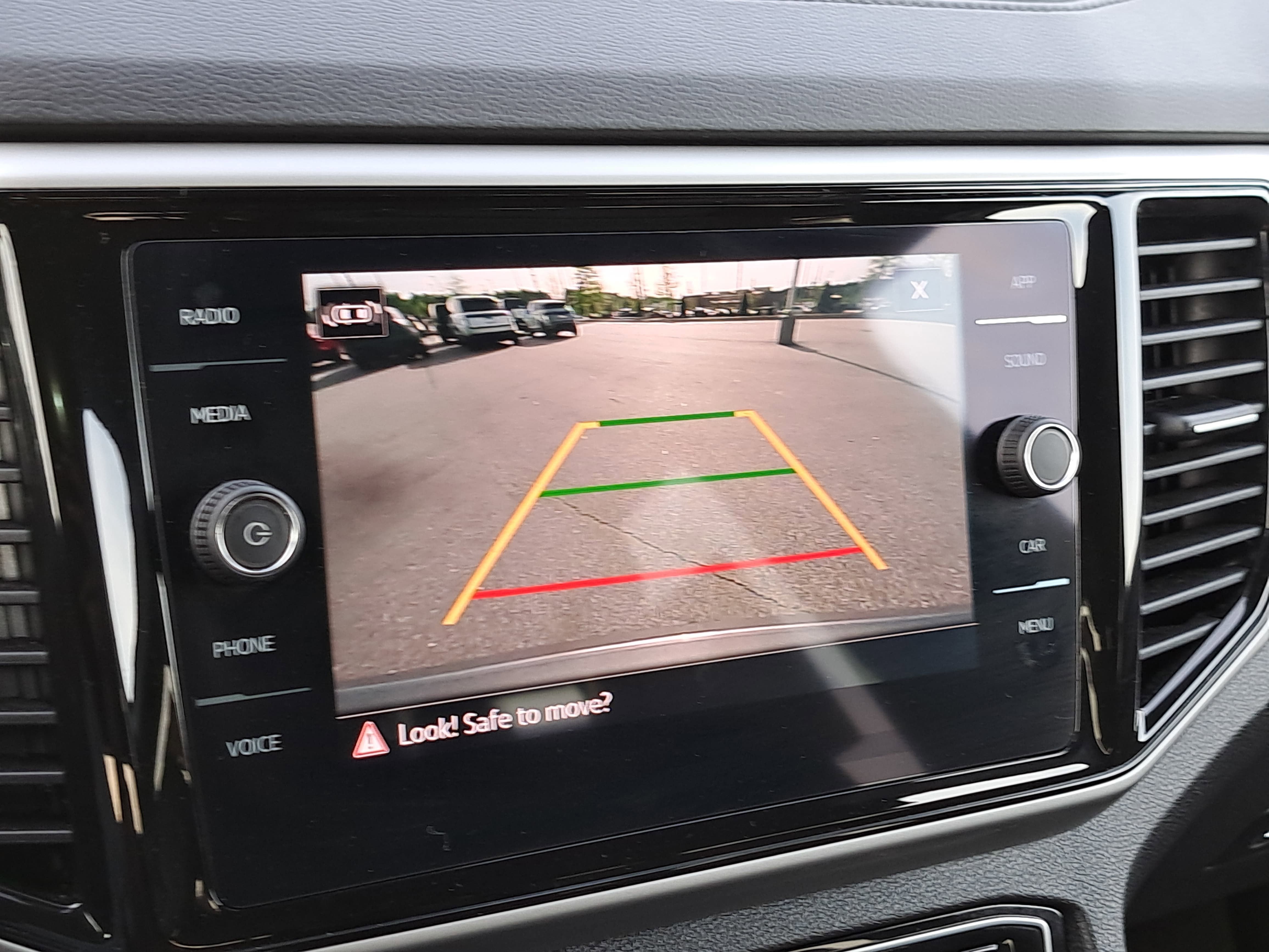 2023 Volkswagen Atlas Cross Sport 3.6L V6 SE w/Technology