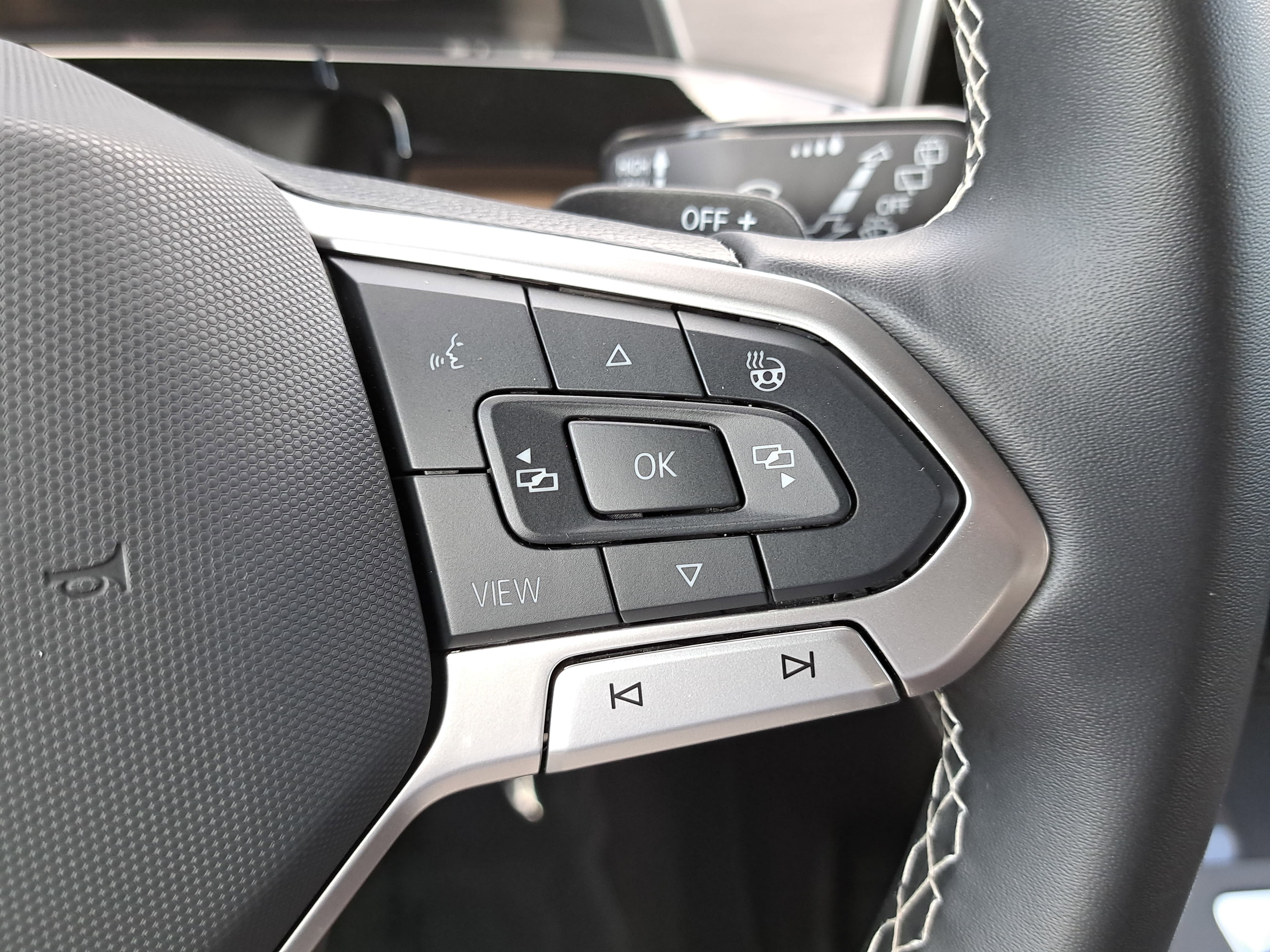 2025 Volkswagen Atlas Cross Sport 2.0T SE