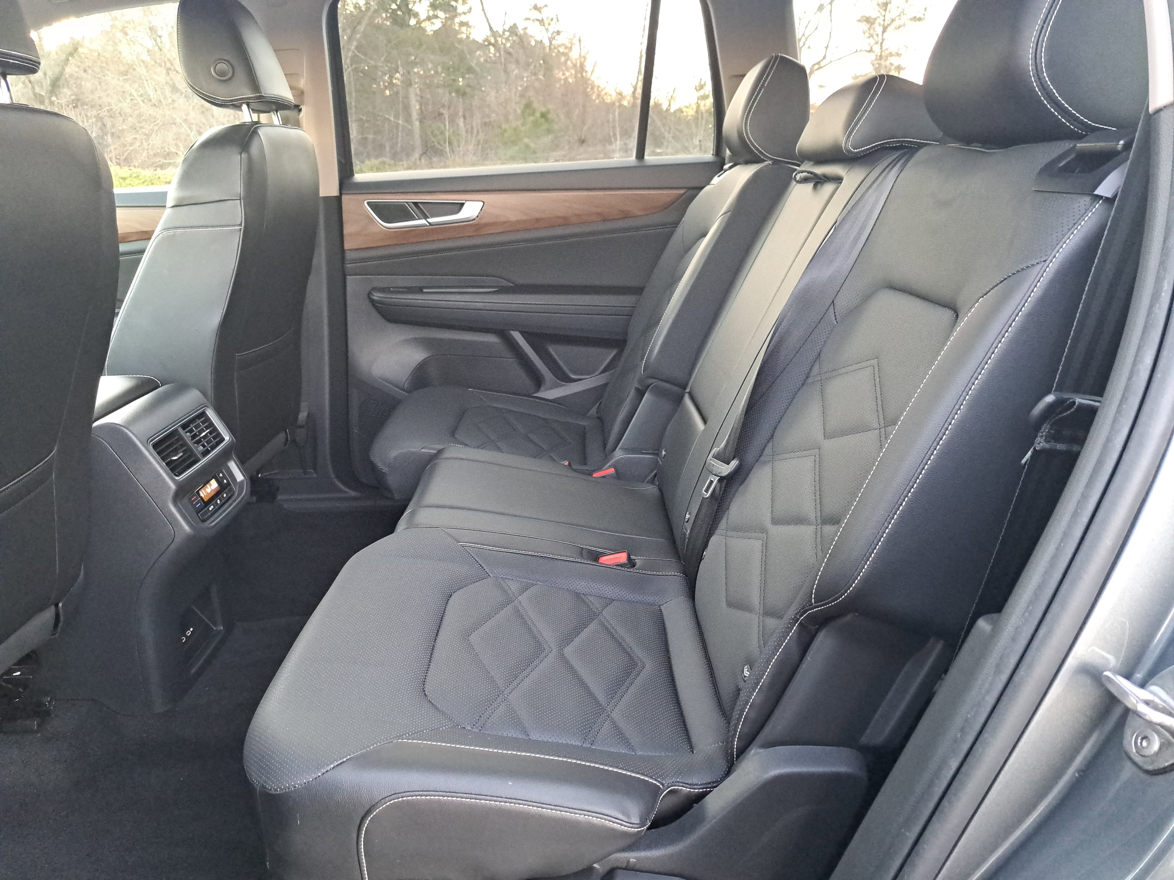 2024 Volkswagen Atlas 2.0T SE