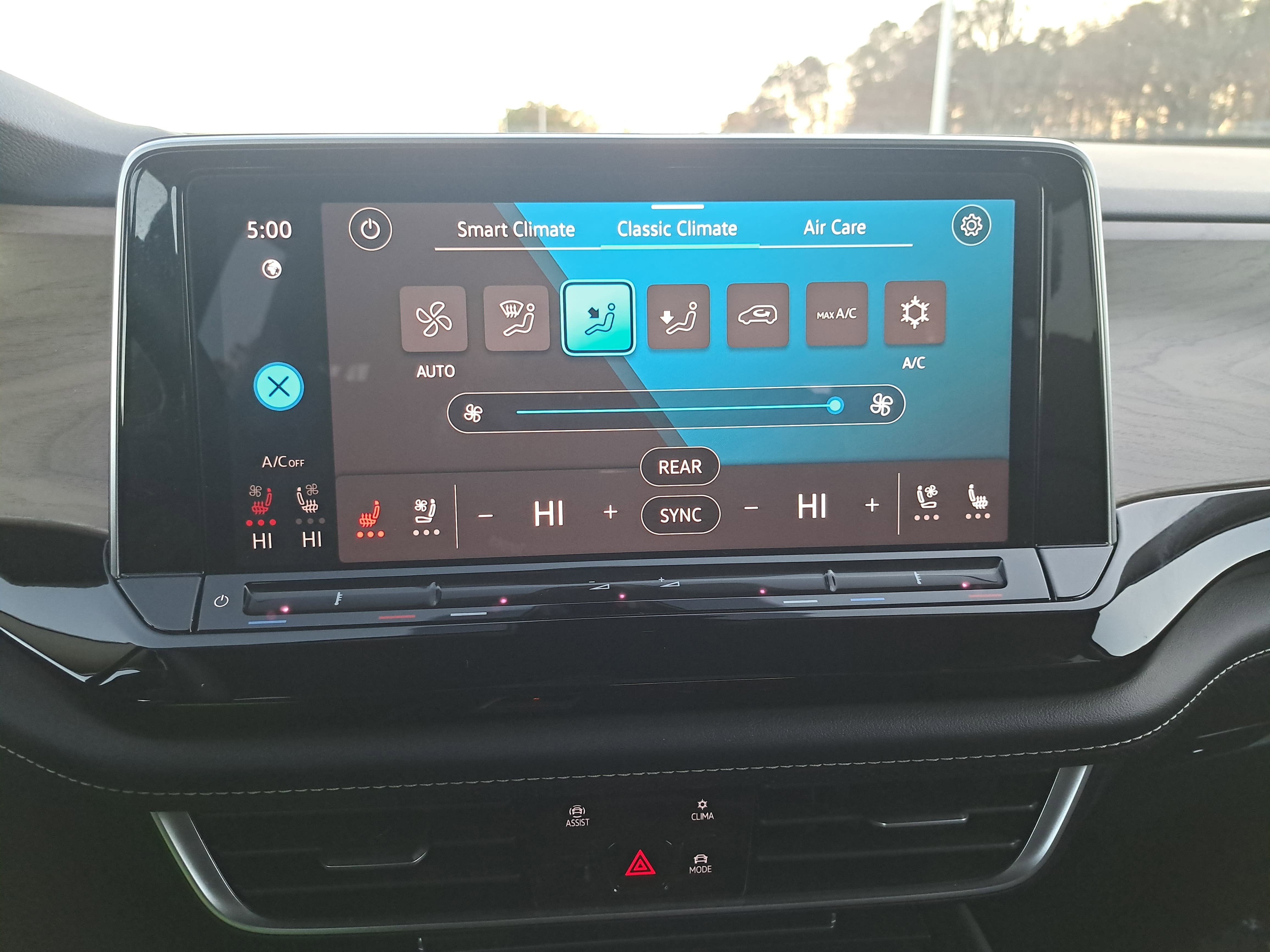 2024 Volkswagen Atlas 2.0T SE