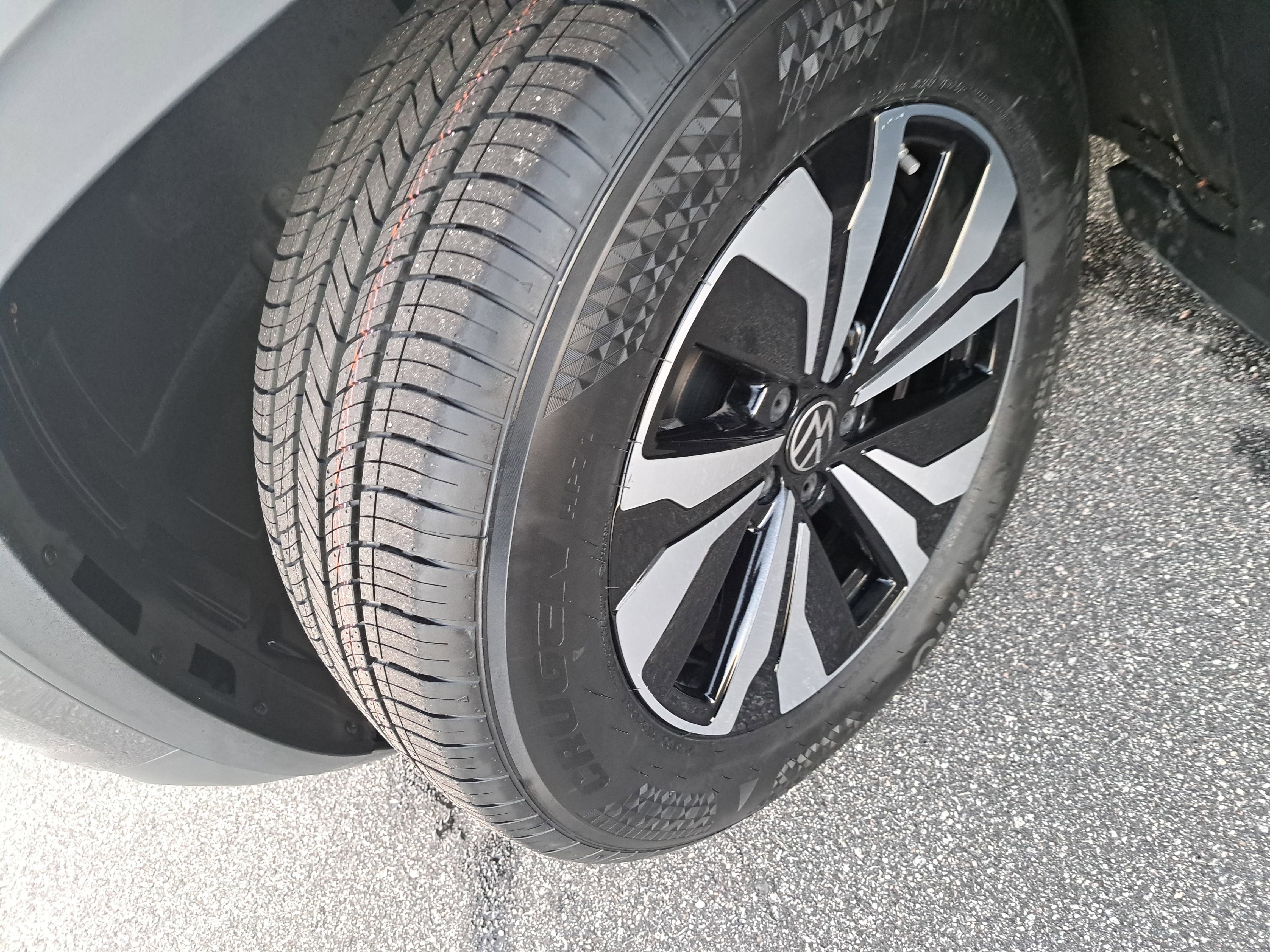 2024 Volkswagen Atlas 2.0T SE