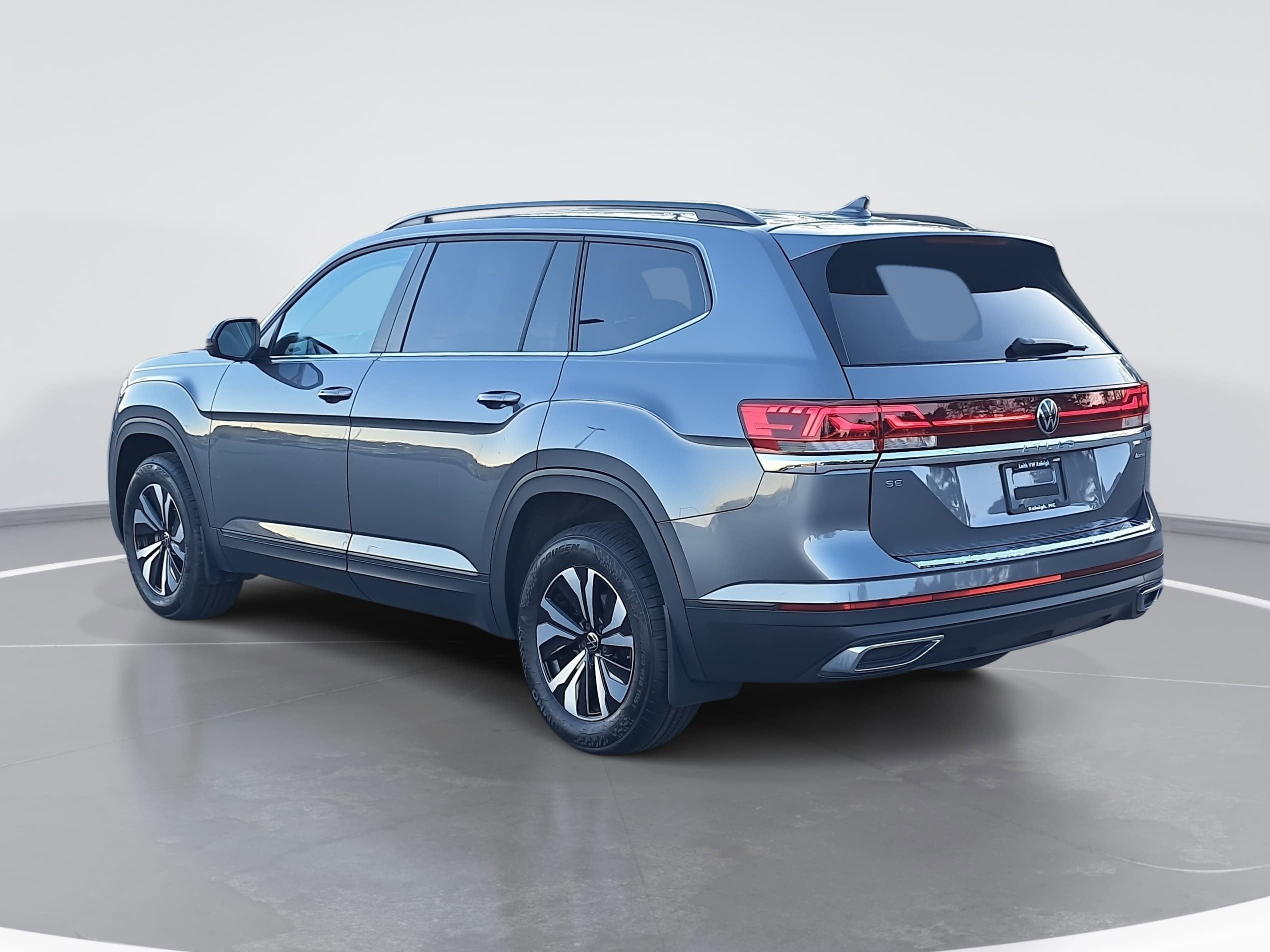 2024 Volkswagen Atlas 2.0T SE