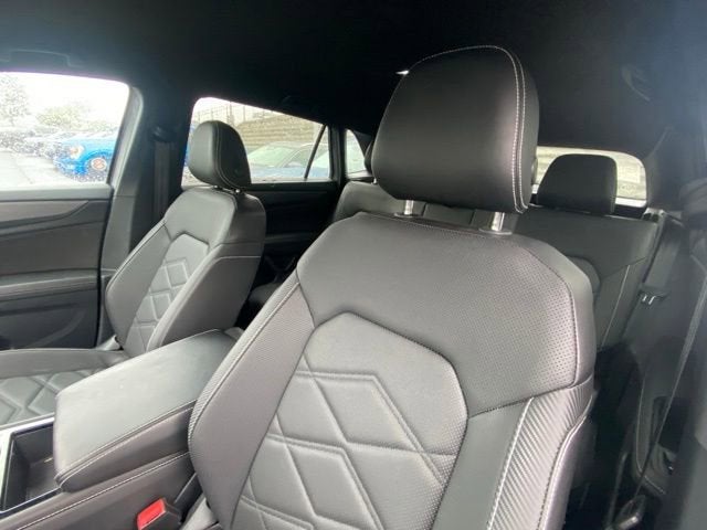 2025 Volkswagen Atlas Cross Sport 2.0T SE w/Technology